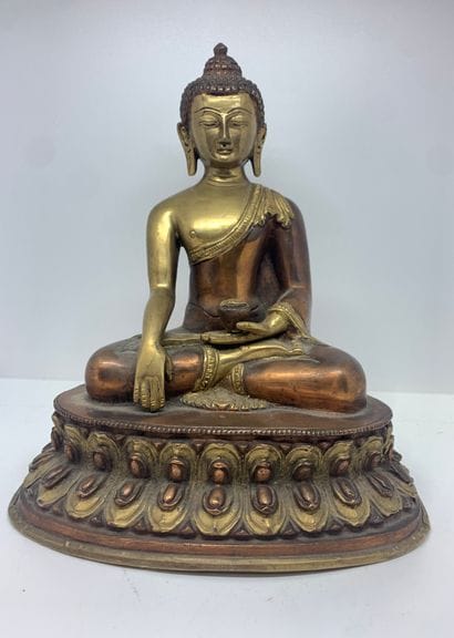 Bouddha Bhumisparsha en cuivre et bronze...