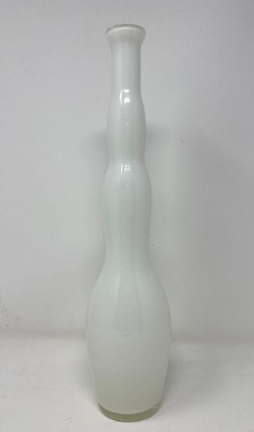 Travail allemand 

Vase soliflore en verre...
