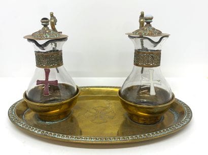 Burette d'église en laiton

Dim. : 12 x 22...