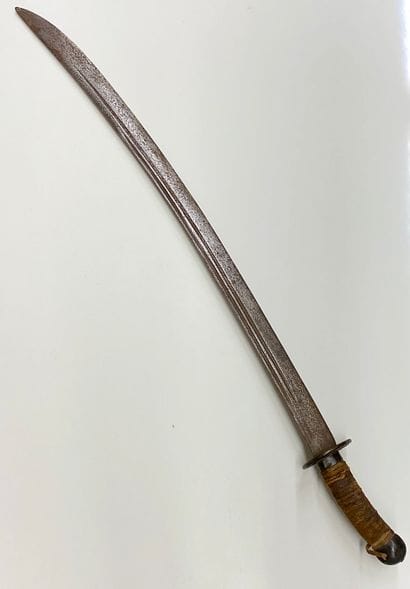 Lame de sabre remonté avec tsuba. Travail...