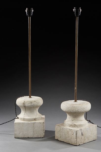 TRAVAIL MODERNE

Paire de lampes en pierre

H...
