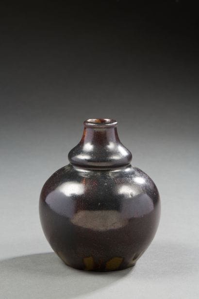 Auguste DELAHERCHE (1857-1940)

Petit vase...