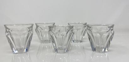 BACCARAT 

Suite de cinq gobelets, modèle...