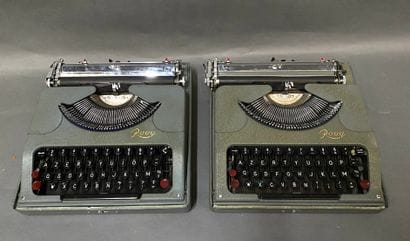 Deux machines à écrire de marque ROOY