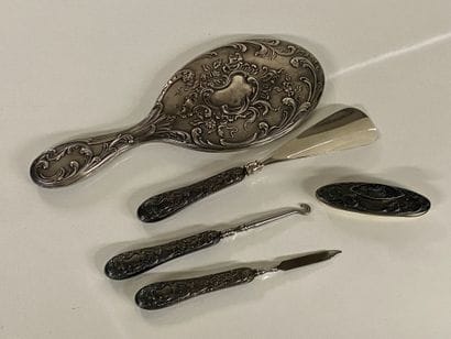 Service de toilette en argent et métal composé...