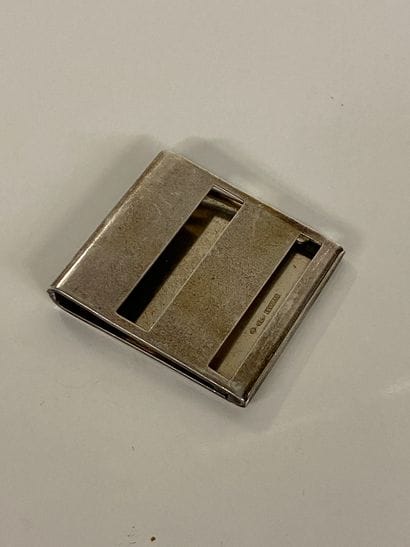 BULGARI

Etui à alumettes en argent.

Poids...