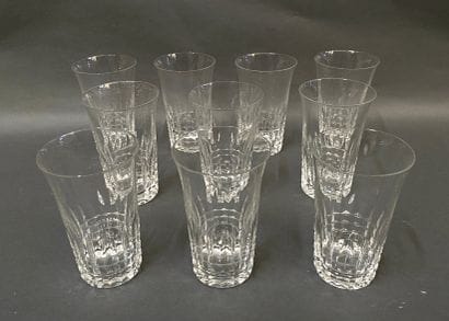 Ensemble de dix verres en cristal.

H. :...