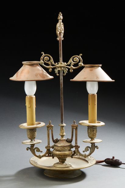 Lampe bouillotte en bronze à deux lumières,...