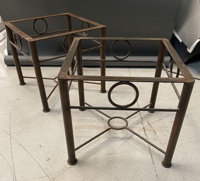 Travail Moderne
Deux pietements de tables...