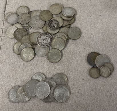 ROUMANIE.
Ensemble de 57 pièces en argent...