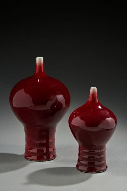 Ensemble de deux vases en céramique émaillés...