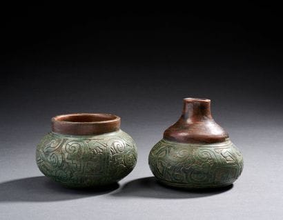 A RENDRE

AMERIQUE DU SUD. 
Ensemble de vases...