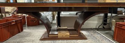 Grande table de salle à manger.
Vers 1930.
H....
