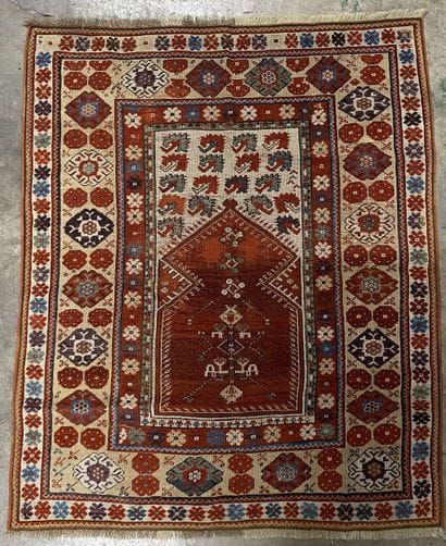 Tapis de prière kilim dans les tons rouge,...