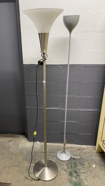Ensemble de deux lampadaires modernes en...