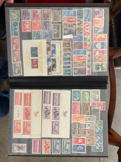 ROUMANIE.
Ensemble de 7 albums de timbres...