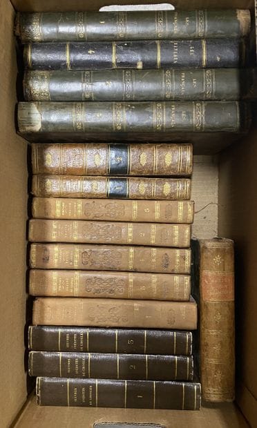 Caisse de volumes reliés