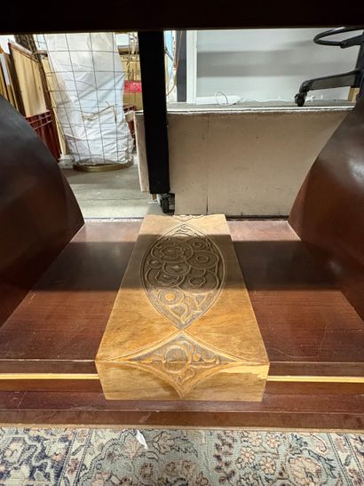 Grande table de salle à manger.
Vers 1930.
H....