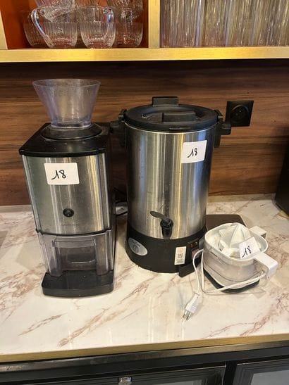 Réunion d'un thermos NEWBARQ et d'un broyeur...
