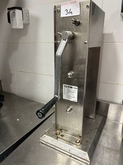 1 appareil à churros VEVOR

(Lot en sous-sol)...