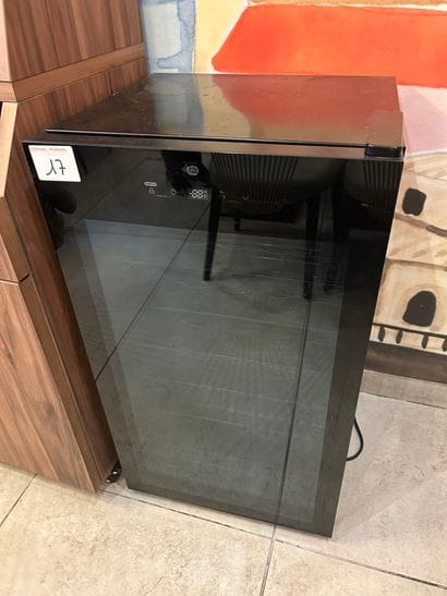 Cave à vin BOULANGER, capacité de 30 bouteilles....