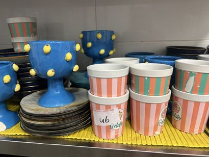 Lot de vaisselle et partie de batterie de...