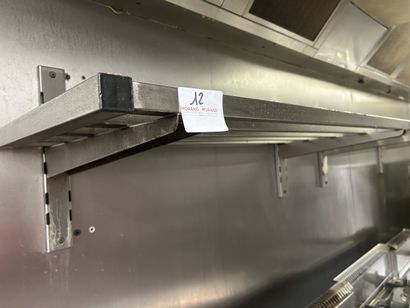 Lot de 4 étagères comprenant : 
- 2 étagères...