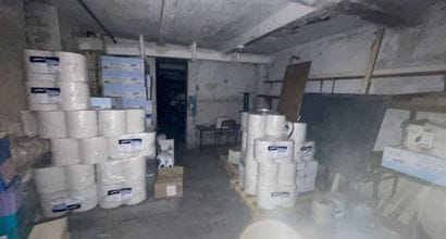 Stock de papier toilettes, papiers essuie-mains...