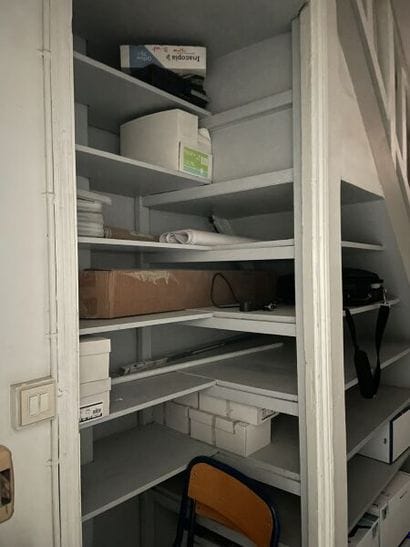Ensemble de mobilier de bureau comprenant:
-...