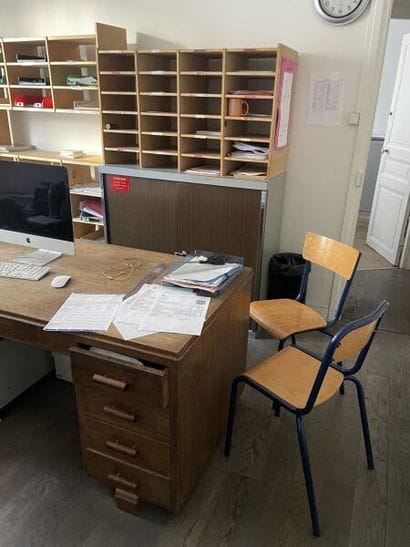 Ensemble de mobilier de bureau comprenant:
-...
