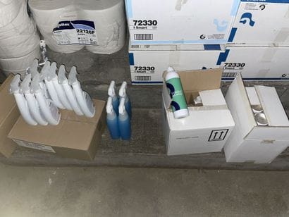 Stock de papier toilettes, papiers essuie-mains...