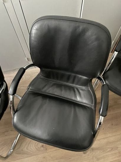 STRAFOR pour STEELCASE - Division Sièges
3...