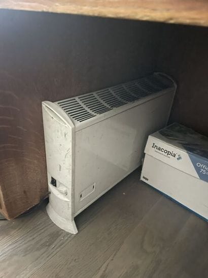 Ensemble de mobilier de bureau comprenant:
-...