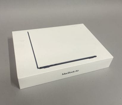 APPLE
1 MacBook Air 13'', modèle A3240
Numéro...