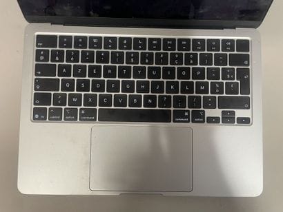APPLE
1 MacBook Air 13'', modèle A3240
Numéro...