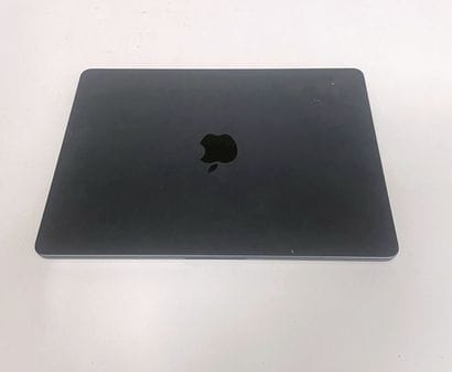 APPLE 
1 ordinateur MacBook Air M2, modèle...