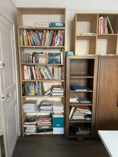 Ensemble de mobilier comprenant:
- grande...