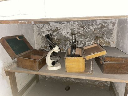 Matériel de laboratoire dont verrerie, collection...