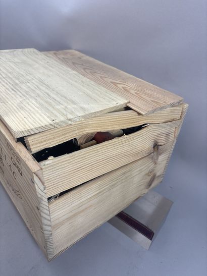 6 Bouteilles, Château LATOUR MARTILLAC 2021...