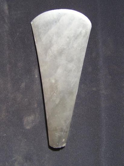 HACHE polie de cérémonie en argilite noire...