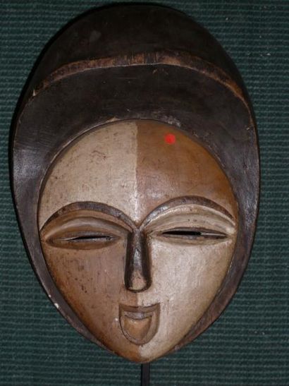 AFRIQUE
MASQUE Loumbou, de style géométrique...
