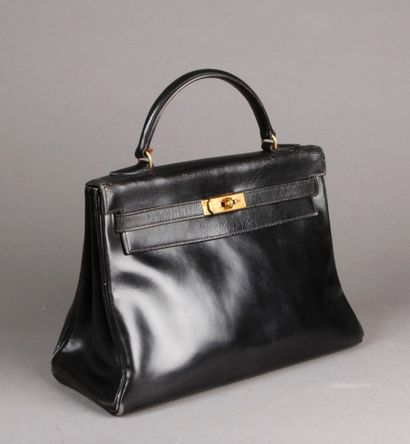HERMES
SAC Kelly 32 cm, Box noir, garnitures...