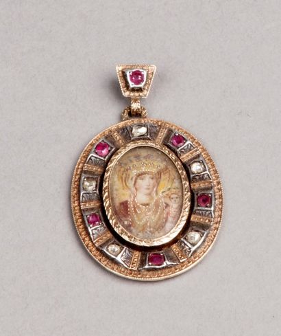 PENDENTIF ovale orné d'une miniature représentant...