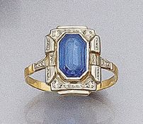 BAGUE des années 1930 ornée d'une pierre...