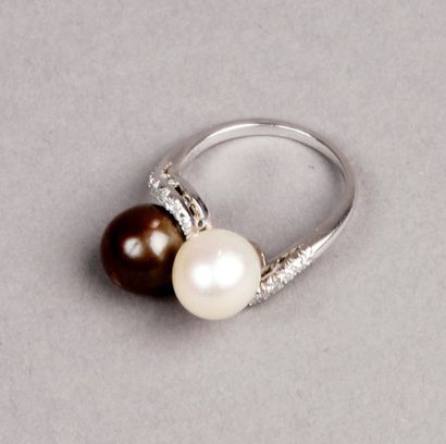 BAGUE toi et moi ornée de deux perles de...