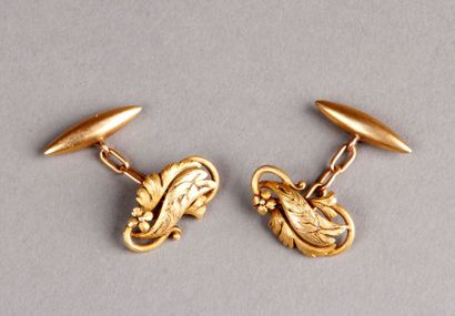 PAIRE DE BOUTONS DE MANCHETTE en or jaune...