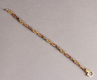 BRACELET en or jaune et rose, mailles ovales...