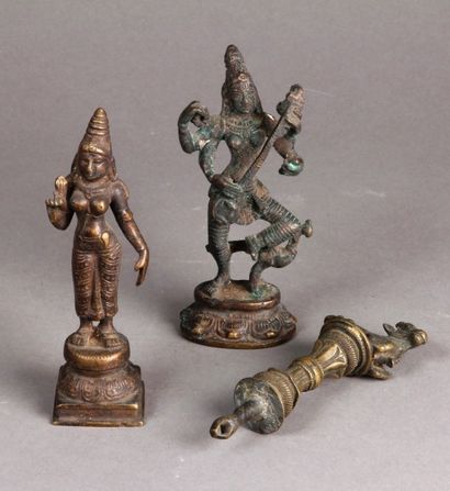 SUJET en bronze représentant une divinité...