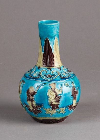 VASE émaillé Fahua dans le style des productions
Yuan...