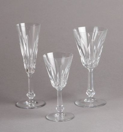 BACCARAT
SERVICE DEVERRES à pied en cristal...